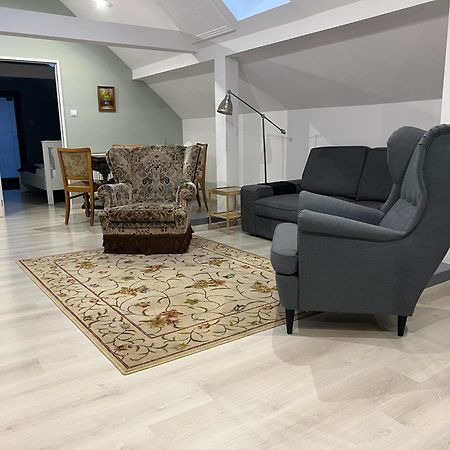 Buekkoes Apartman Apartment เซนเทนแดร ภายนอก รูปภาพ