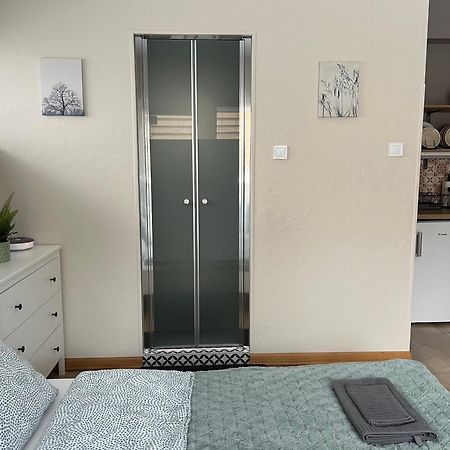 Buekkoes Apartman Apartment เซนเทนแดร ภายนอก รูปภาพ