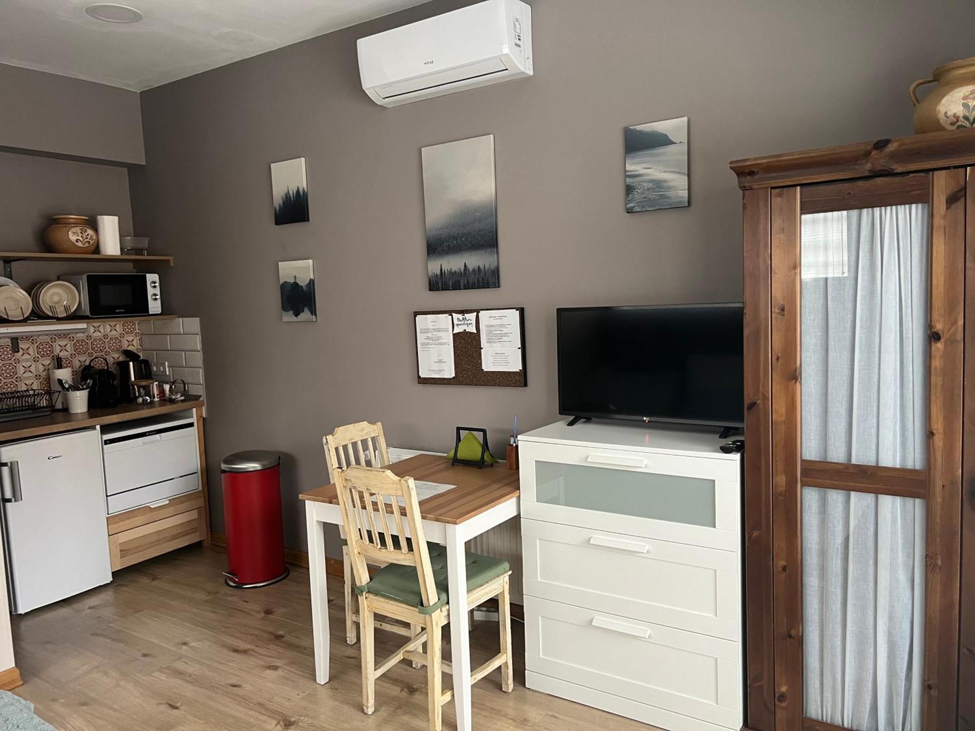 Buekkoes Apartman Apartment เซนเทนแดร ภายนอก รูปภาพ