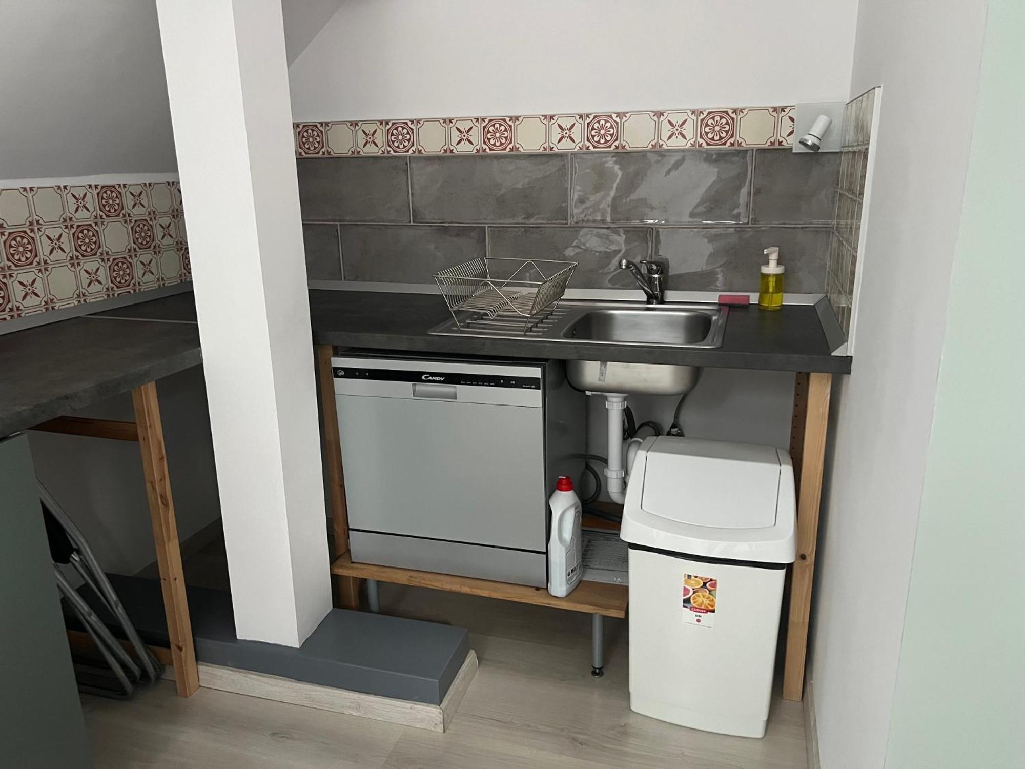 Buekkoes Apartman Apartment เซนเทนแดร ภายนอก รูปภาพ