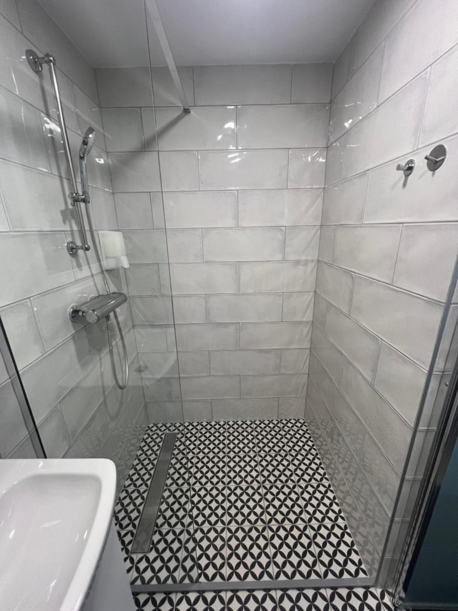 Buekkoes Apartman Apartment เซนเทนแดร ภายนอก รูปภาพ
