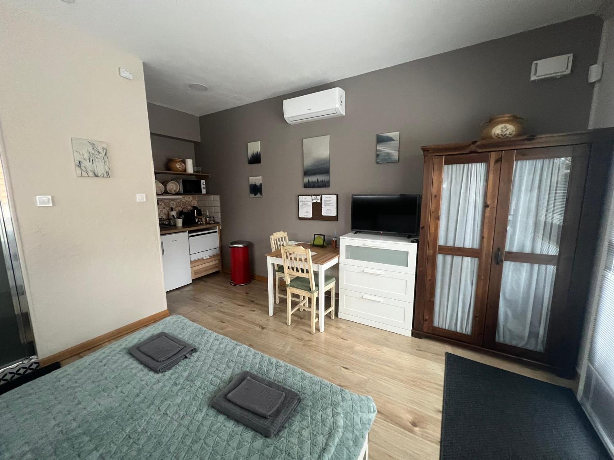 Buekkoes Apartman Apartment เซนเทนแดร ภายนอก รูปภาพ